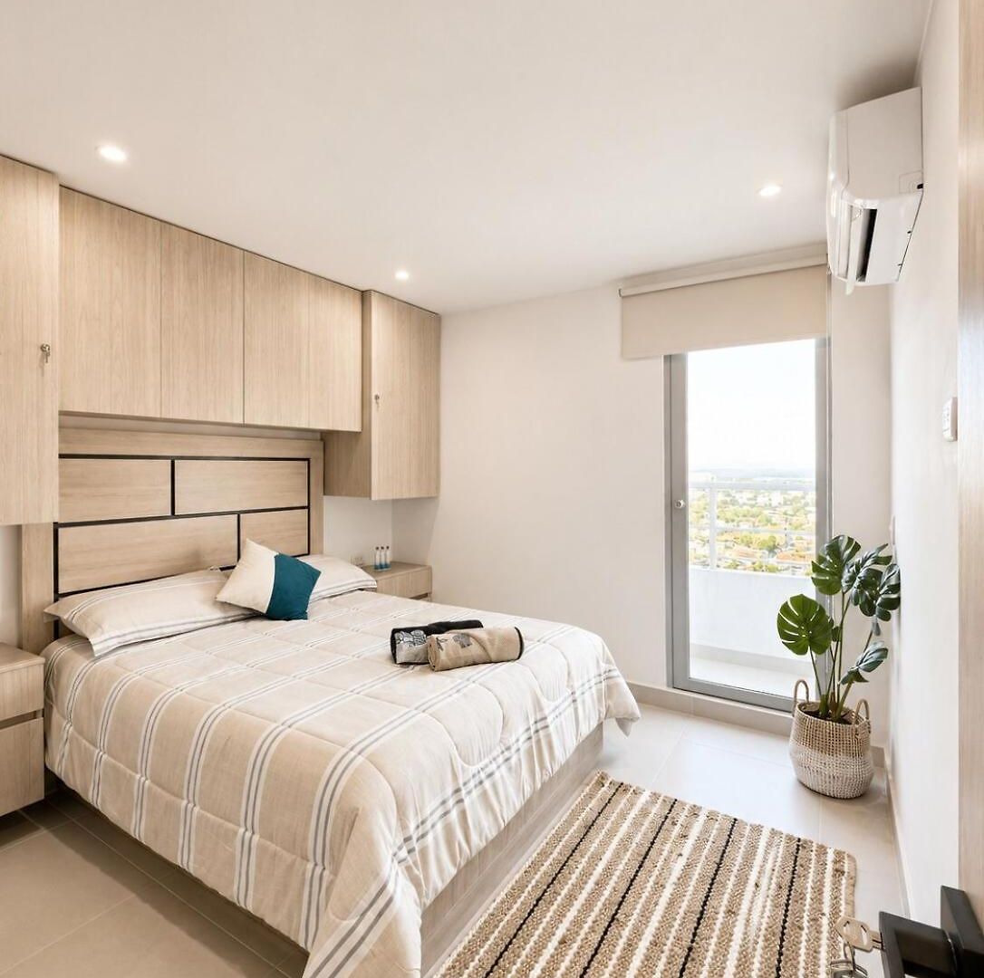 Apartamento Mediterranean Coastal Suite, Sea View & Pool