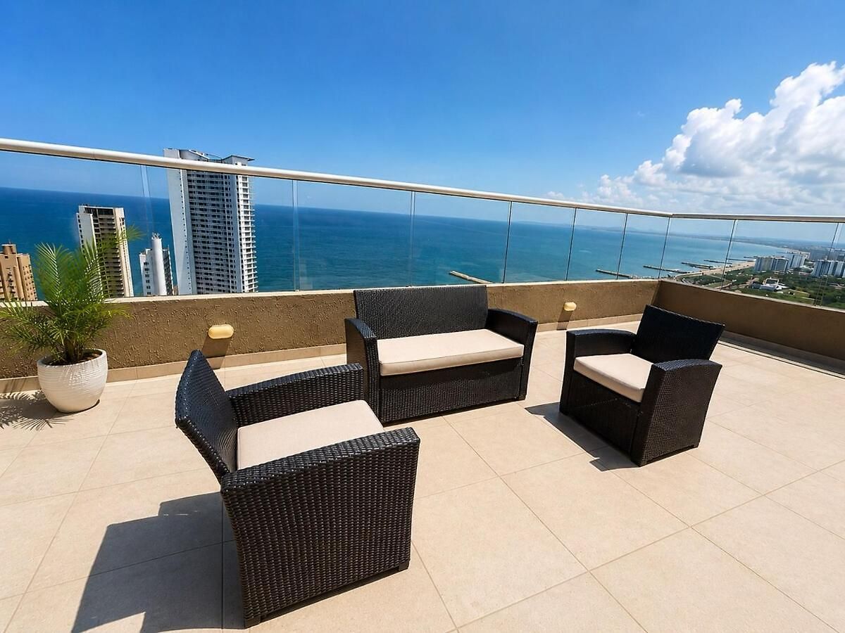 Apartamento Mediterranean Coastal Suite, Sea View & Pool