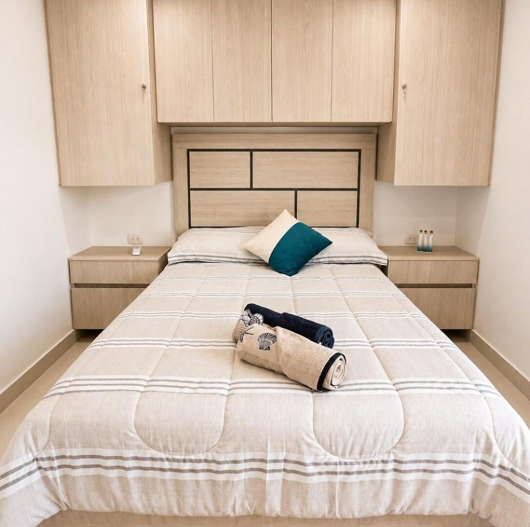 Apartamento Mediterranean Coastal Suite, Sea View & Pool *