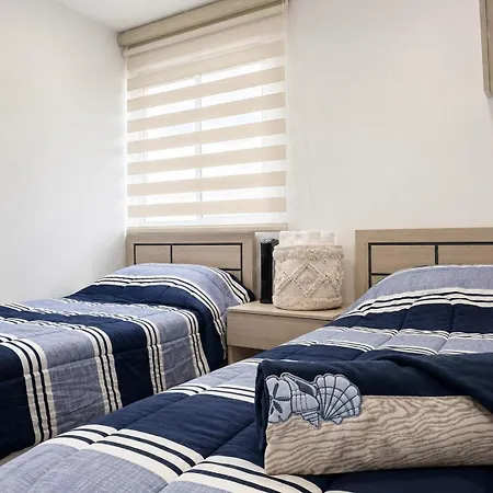 Mediterranean Coastal Suite, Sea View & Pool Apartamento