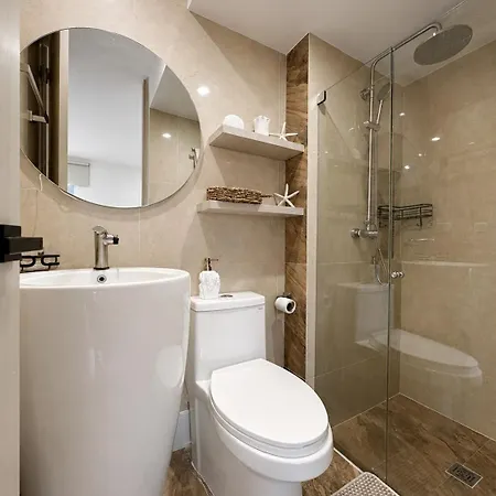 Mediterranean Coastal Suite, Sea View & Pool Apartamento