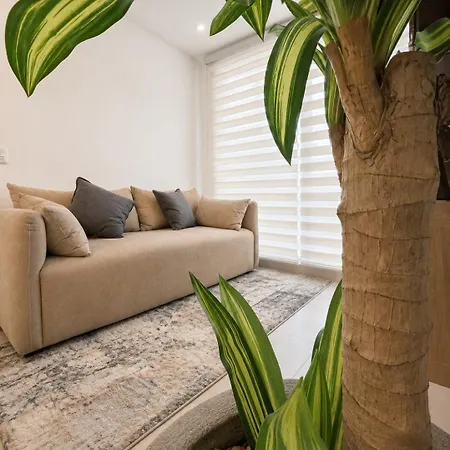 Mediterranean Coastal Suite, Sea View & Pool Apartamento