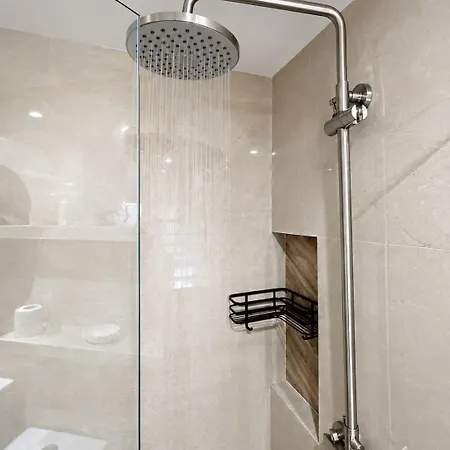 Mediterranean Coastal Suite, Sea View & Pool Apartamento